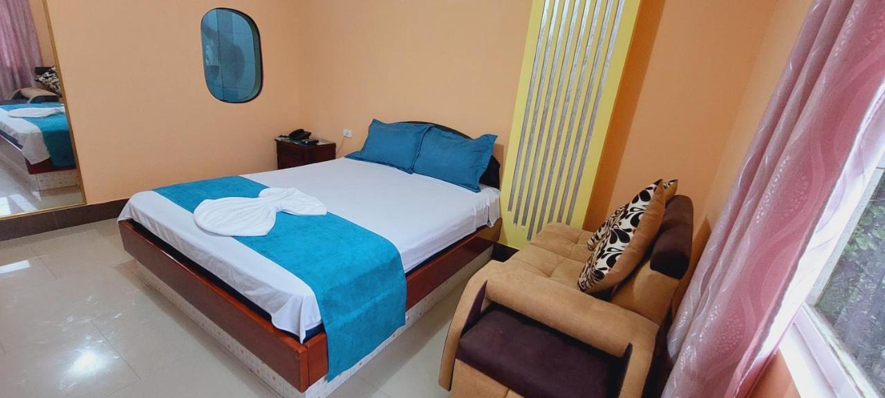 Hotel Platinum Class Nueva Loja Extérieur photo