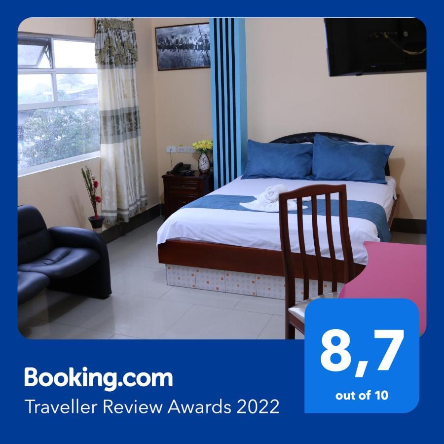 Hotel Platinum Class Nueva Loja Extérieur photo