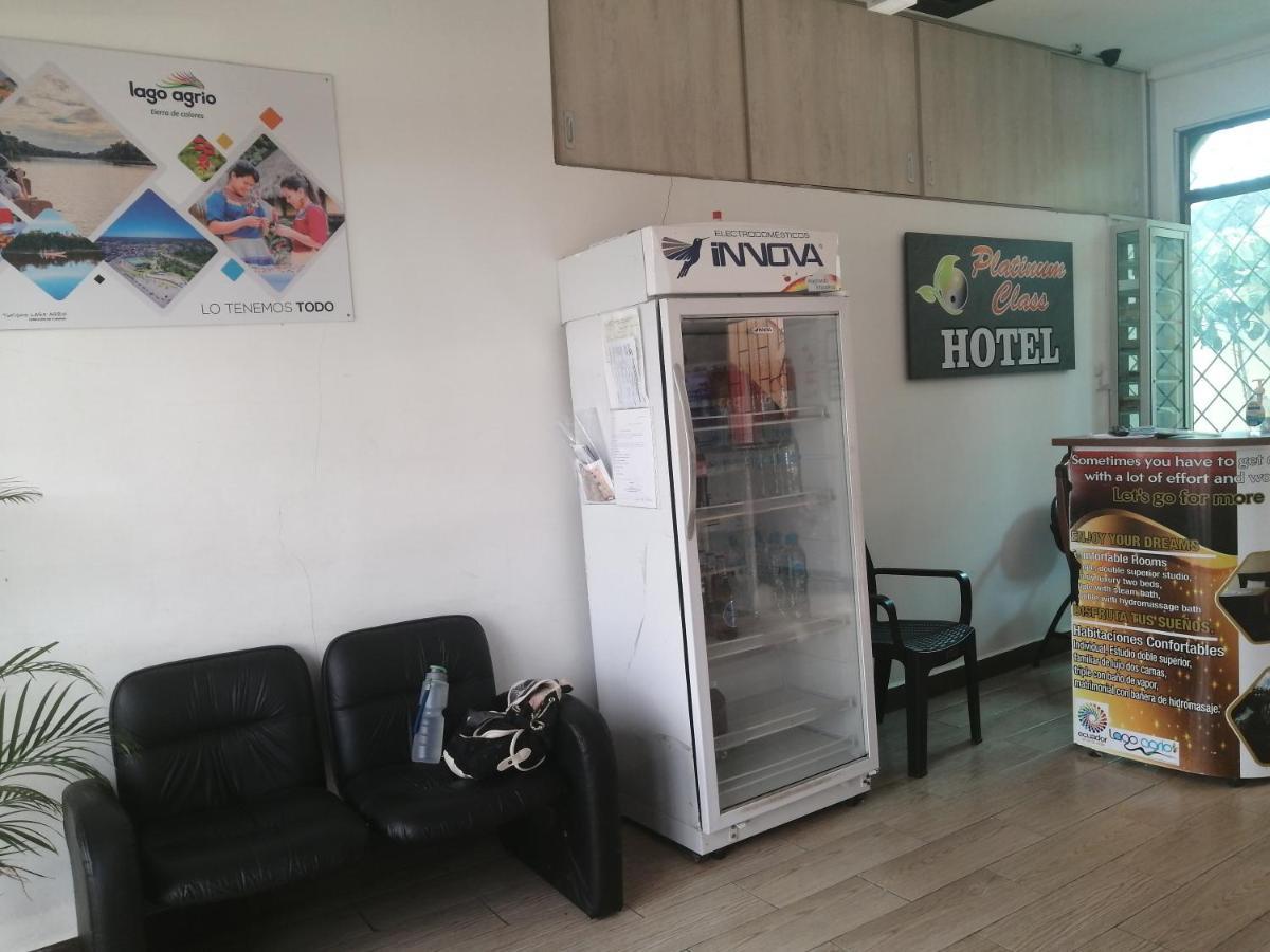 Hotel Platinum Class Nueva Loja Extérieur photo