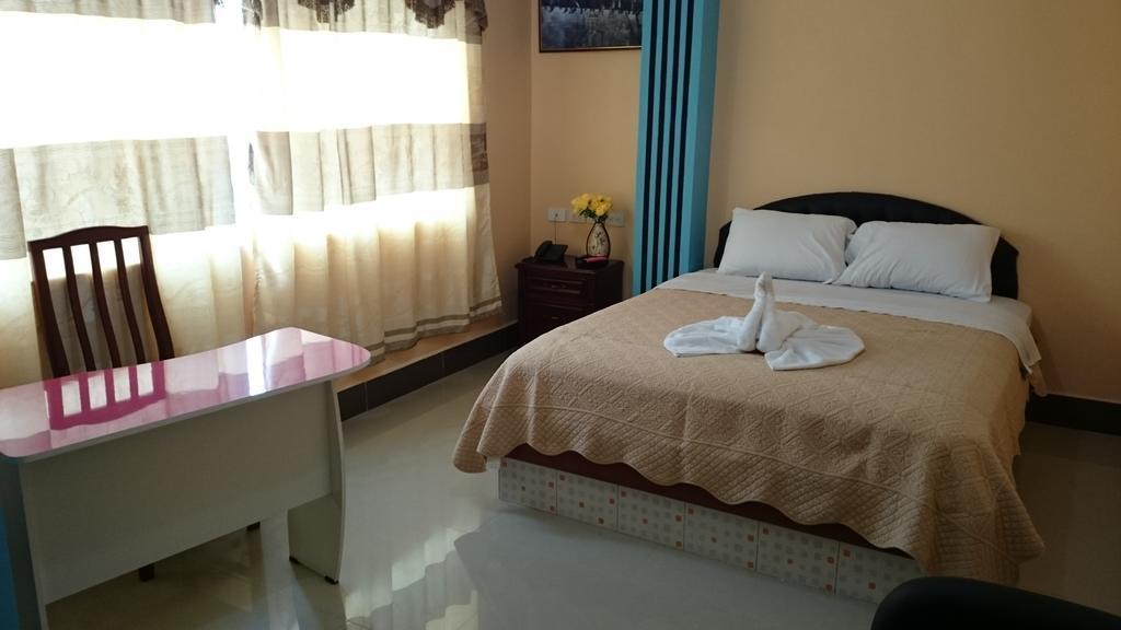 Hotel Platinum Class Nueva Loja Chambre photo