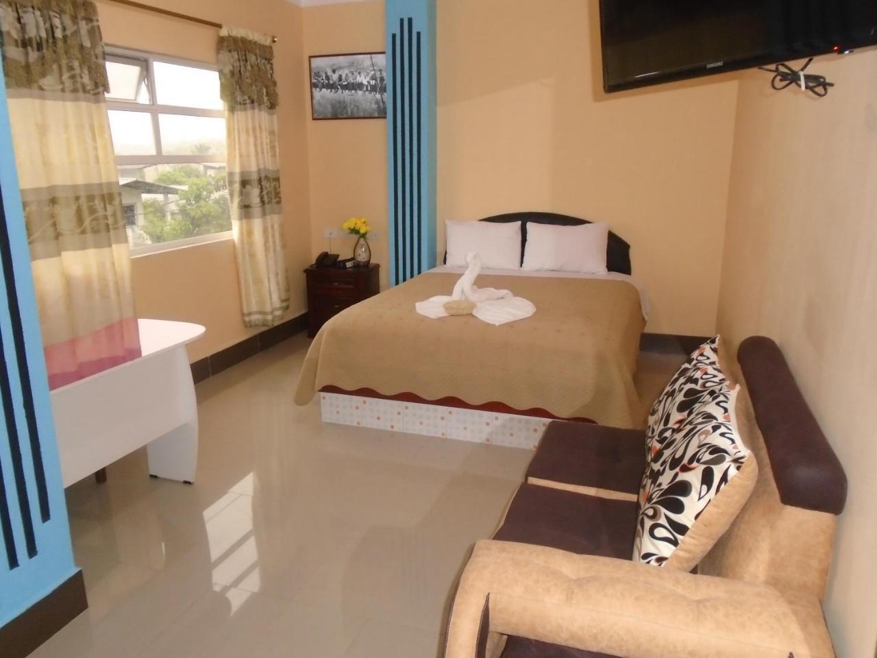 Hotel Platinum Class Nueva Loja Extérieur photo